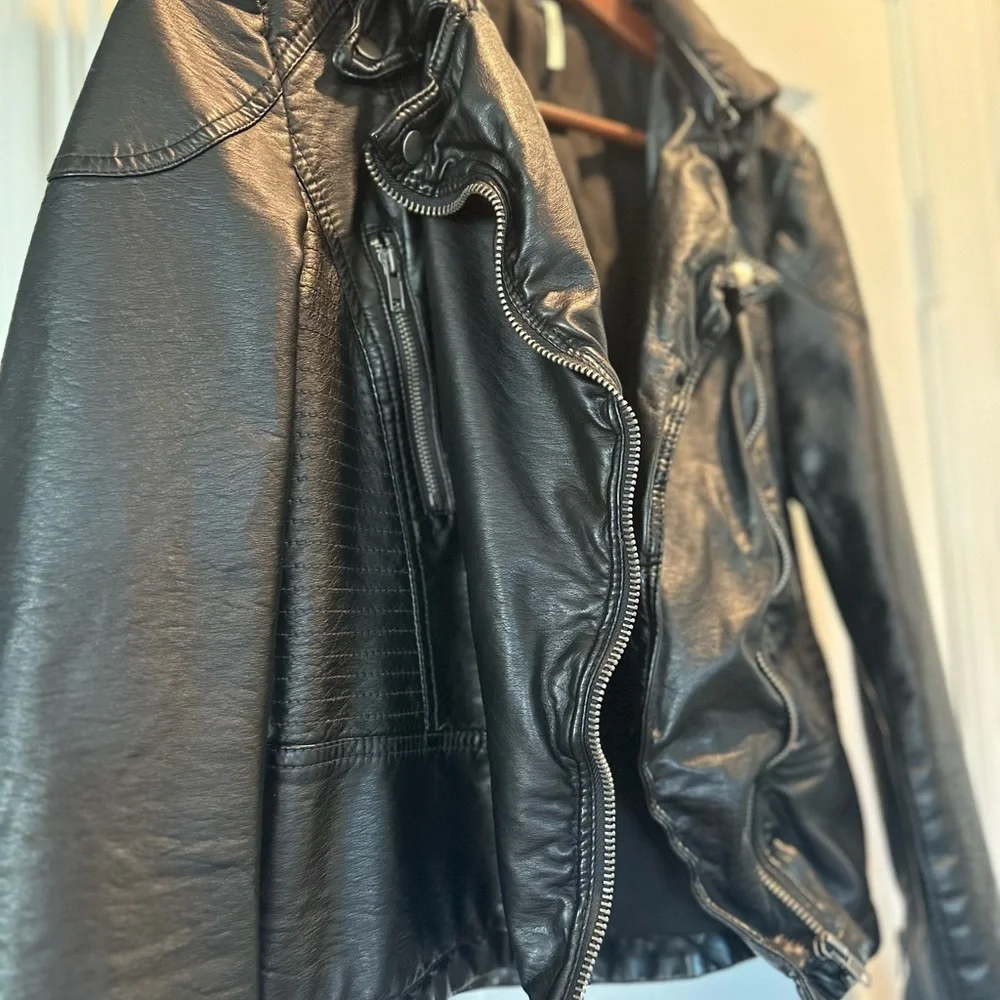 Jacket - Picture 3 of 5